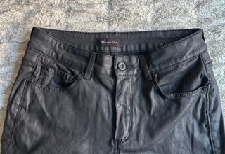 Pantalones negros efecto piel