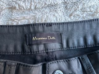 Pantalones negros efecto piel