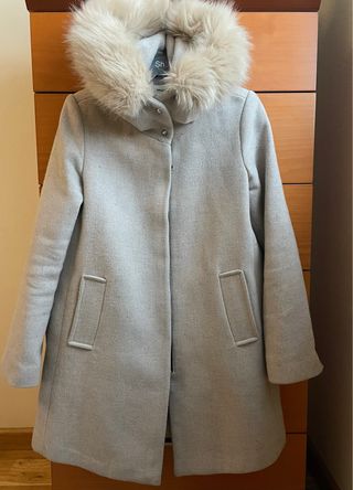 Abrigo Mango crudo talla XS con capucha