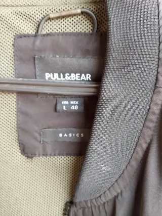 Chaqueta bomber Pull&Bear negra