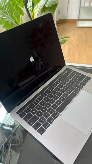 MacBook Pro 2020 512GB i5 8GB RAM
