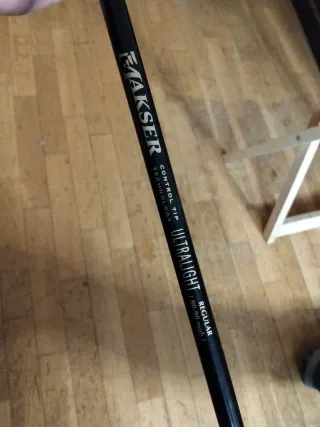 Driver Makser 10.5° zurdos vara grafito regular