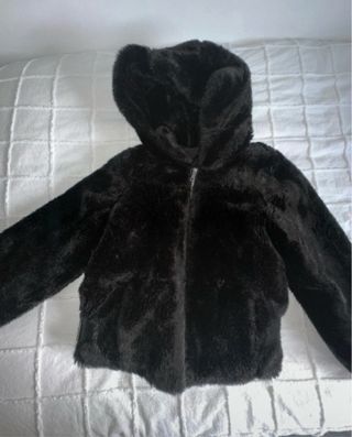 Abrigo pelo negro Zara