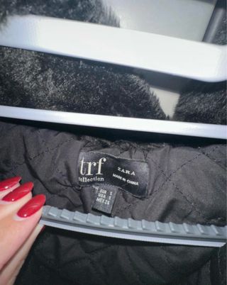 Abrigo pelo negro Zara