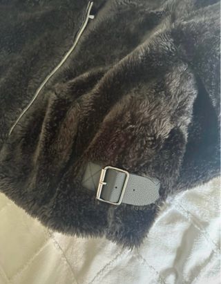 Abrigo pelo negro Zara