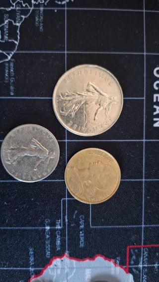Lote 3 monedas francesas: 5, 1 y 20 francos