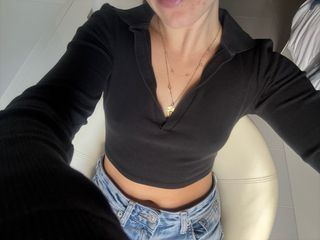 Top manga larga negro y vaqueros