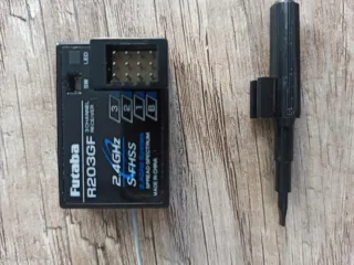 Emisora RC Futaba 3PV con receptor