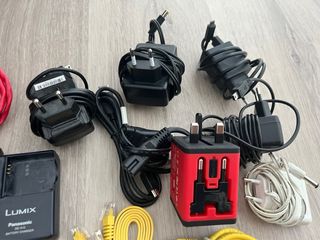 Caricabatterie per fotocamere, cellulari e portatili