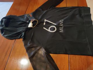 Felpa con cappuccio nera