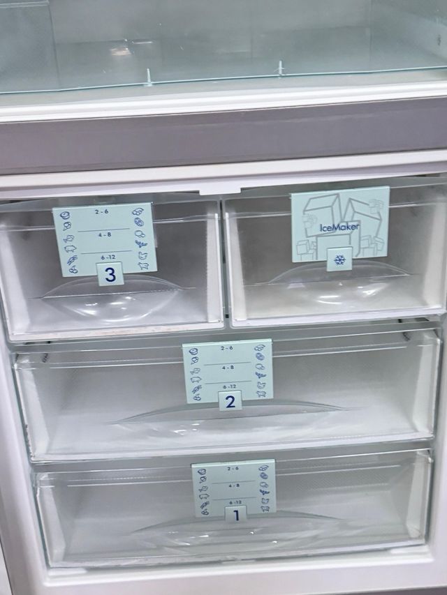 FRIGORÍFICO COMBI NO FROST MARCA LIEBHERR EN INOX