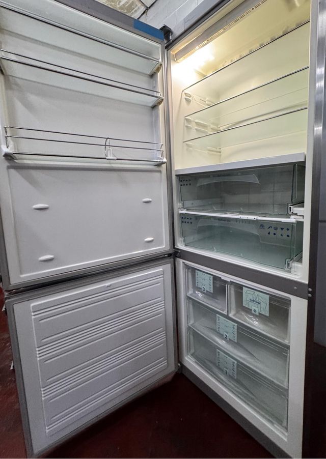 FRIGORÍFICO COMBI NO FROST MARCA LIEBHERR EN INOX