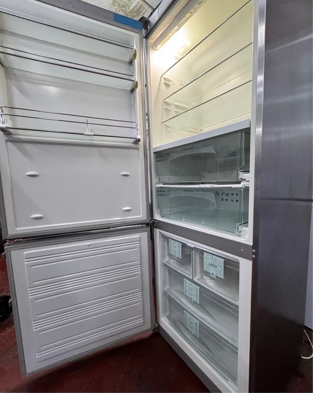 FRIGORÍFICO COMBI NO FROST MARCA LIEBHERR EN INOX