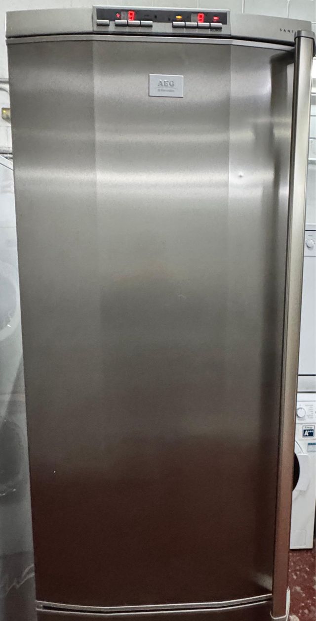 FRIGORÍFICO COMBI NO FROST MARCA AEG EN INOX