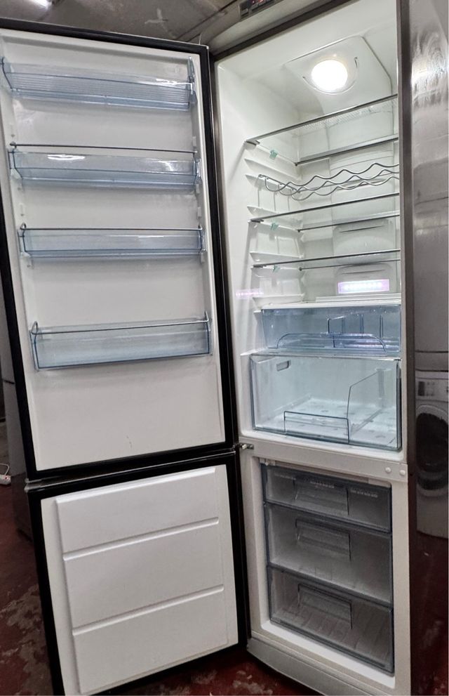 FRIGORÍFICO COMBI NO FROST MARCA AEG EN INOX