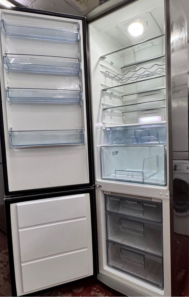 FRIGORÍFICO COMBI NO FROST MARCA AEG EN INOX