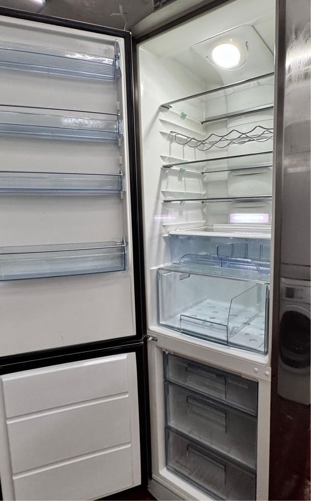 FRIGORÍFICO COMBI NO FROST MARCA AEG EN INOX