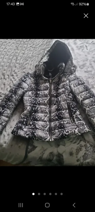 Chaqueta Zara Estampado Serpiente Talla M