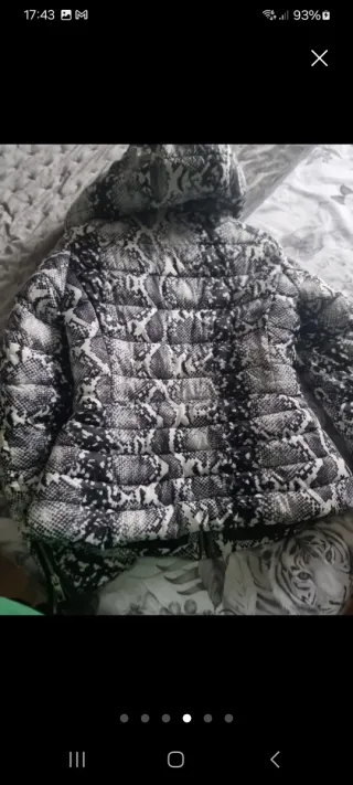 Chaqueta Zara Estampado Serpiente Talla M