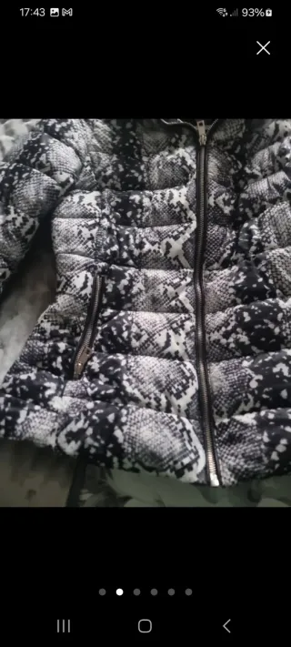 Chaqueta Zara Estampado Serpiente Talla M