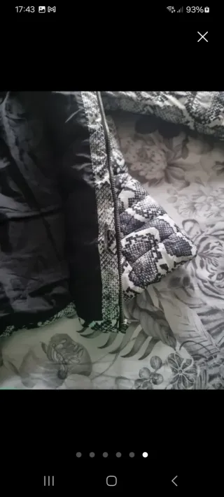 Chaqueta Zara Estampado Serpiente Talla M