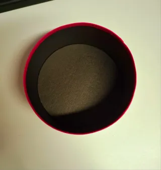 Scatola rotonda con strass