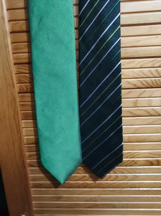 2 Cravatte Verdi e Multicolor