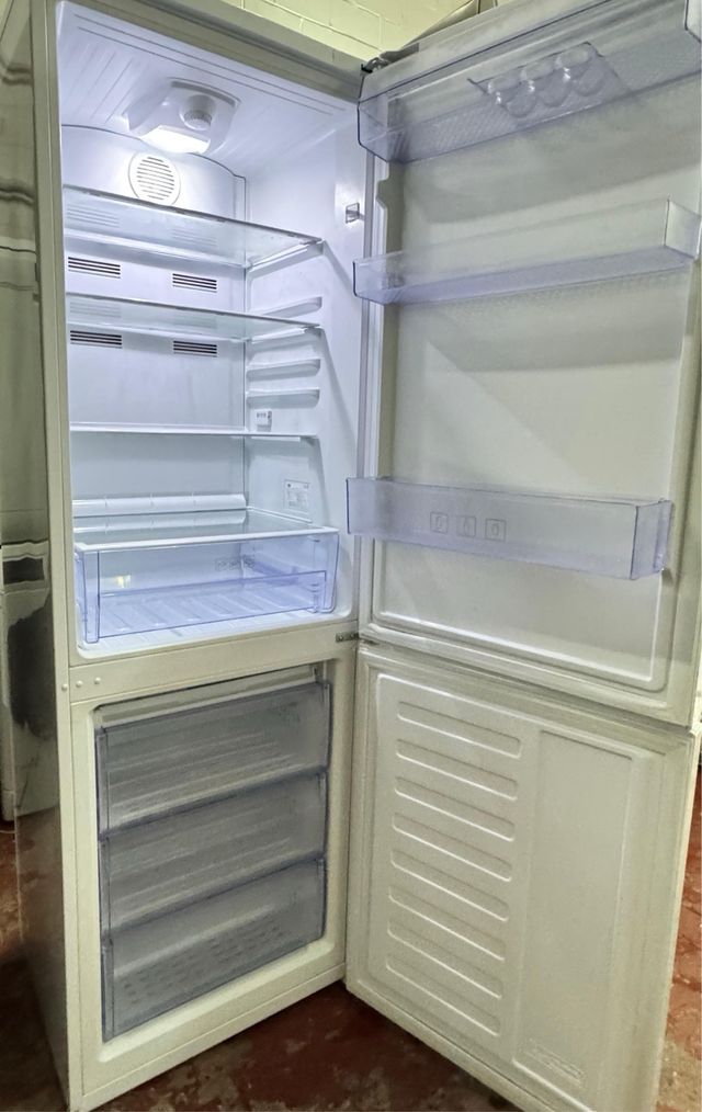 FRIGORÍFICO COMBI NO FROST MARCA BEKO