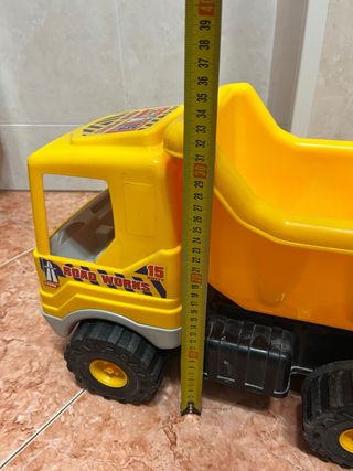Camión Volquete Amarillo Road Works