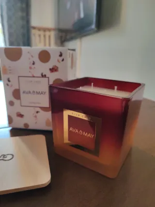 Candela profumata grande Ava & May Plum Cake