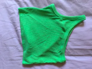 Top verde neón acanalado