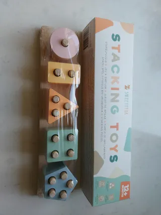 Gioco in legno forme impilabili Montessori