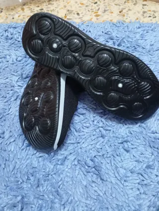 Zapatos negros bordados florales