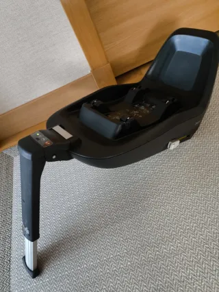 Conjunto Maxi Cosi Cabriofix con base para coche.