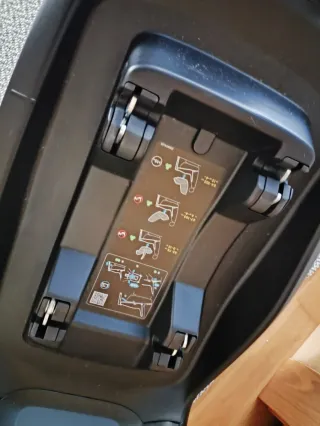 Conjunto Maxi Cosi Cabriofix con base para coche.