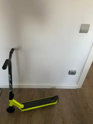 Patinete Scooter Azul booster wolf + oxelo amarilo