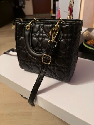 Borsa donna nera trapuntata.