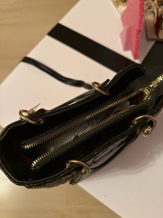 Borsa donna nera trapuntata.