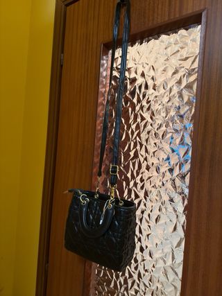 Borsa donna nera trapuntata.