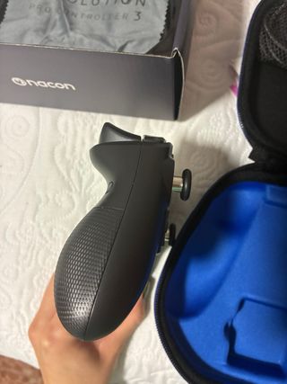 Mando Nacon Revolution Pro Controller