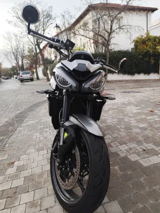 Triumph Street Triple 765R 2024