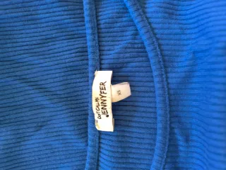 Vestido largo azul con abertura