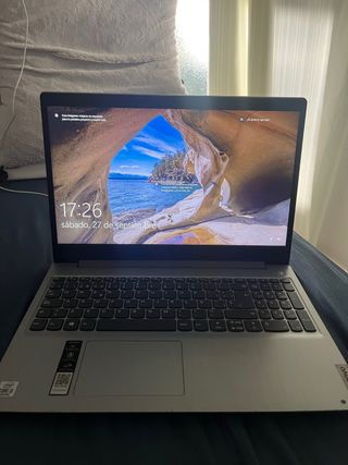 Portátil Lenovo IdeaPad 3 Gris/Plata.