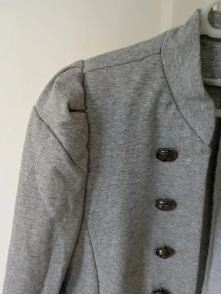 Americana gris botones