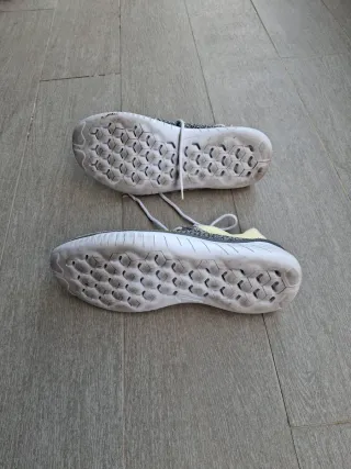 Tenis Nike Gris Amarillo Talla 38