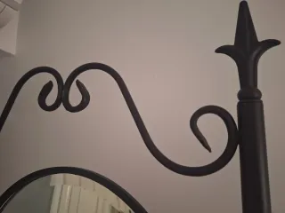 Specchio da terra in ferro battuto nero