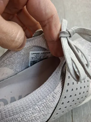 Tenis Under Armour Gris Talla 38