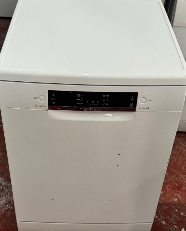 LAVAVAJILLAS MARCA BOSCH SERIE4