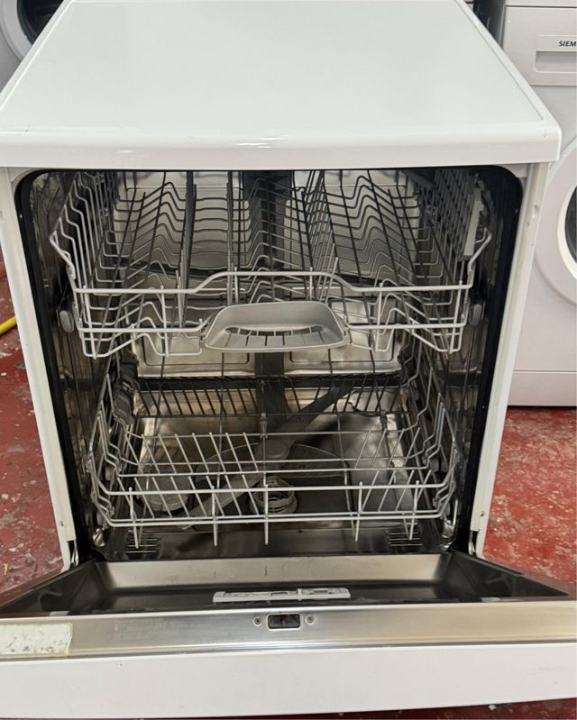 LAVAVAJILLAS MARCA BOSCH SERIE4