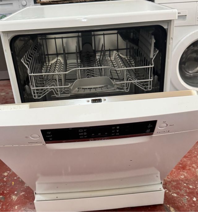 LAVAVAJILLAS MARCA BOSCH SERIE4